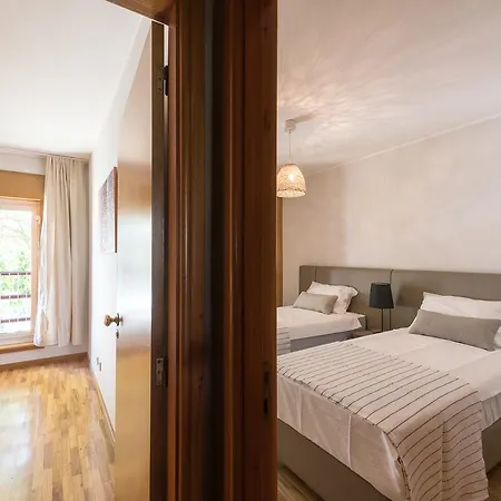 Apartament River View *